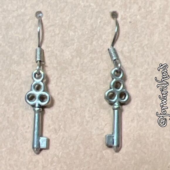 Bundle Sale 3 for $15 | Old Fashioned Style Silver-Tone Key Dangle Earrings - Picture 7 of 8
